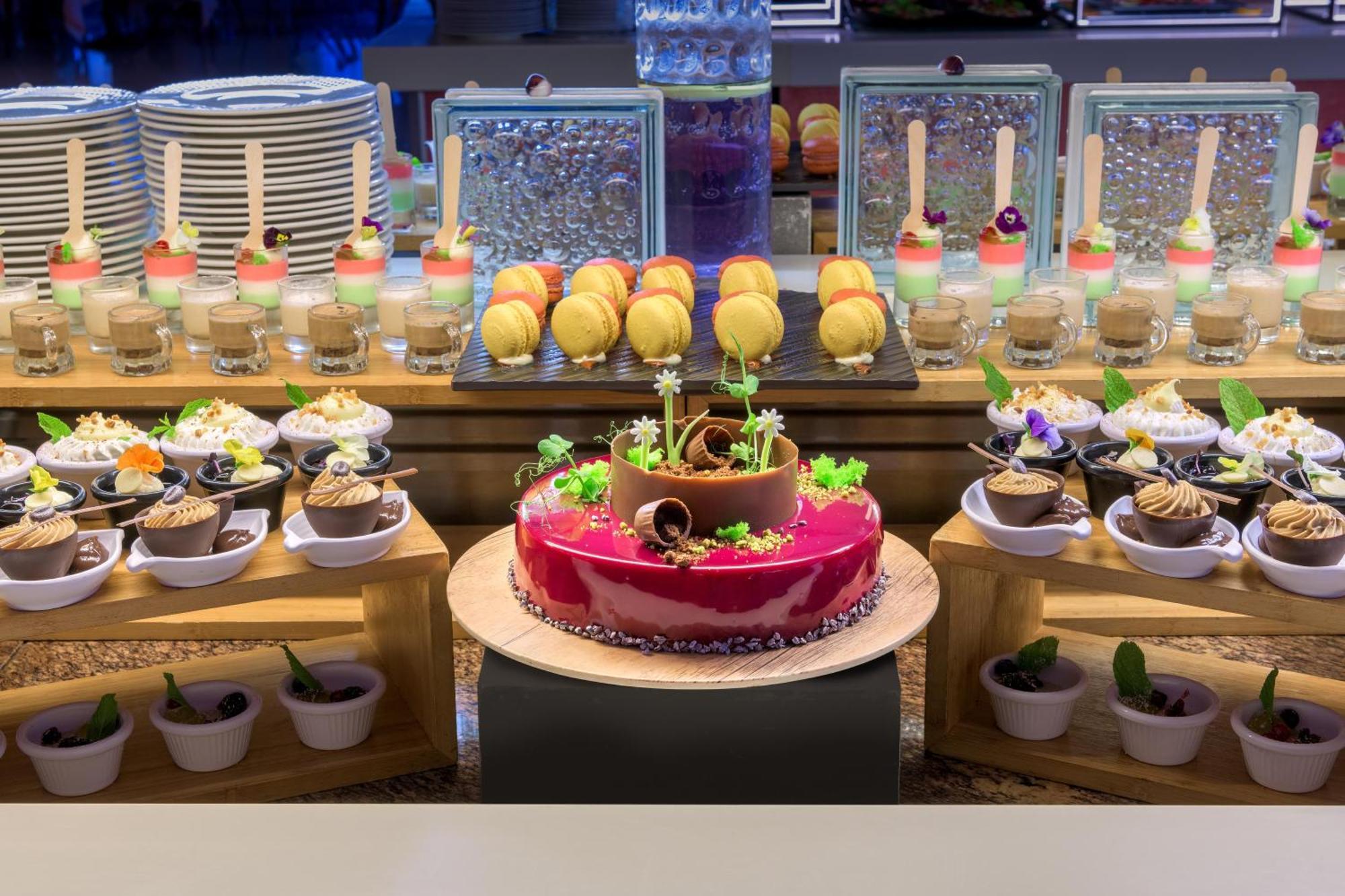 罗德斯帕拉蒂姆休闲及健康酒店 Kallithéa 外观 照片 A dessert buffet